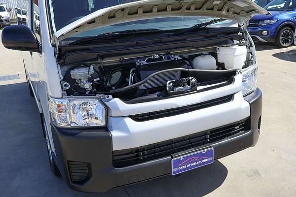 2018 Toyota Hiace Commuter KDH223R ELWB High Roof