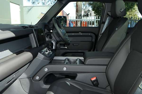 2025 Land Rover Defender 110 P400 S L663