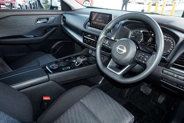 2025 Nissan X-TRAIL ST T33