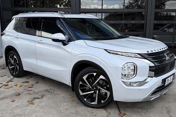 2023 Mitsubishi Outlander Exceed ZM