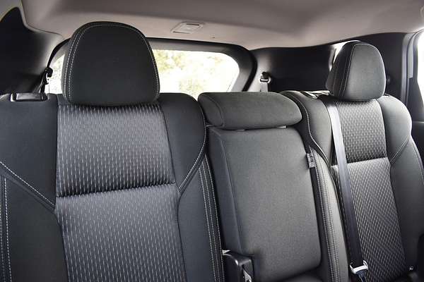 2024 Mitsubishi Outlander ES ZM