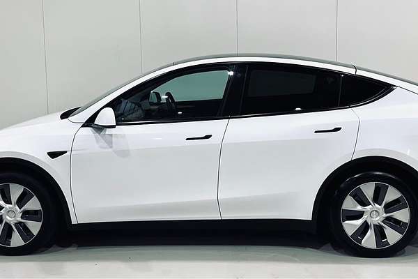 2022 Tesla Model Y Rear-Wheel Drive (No Series)