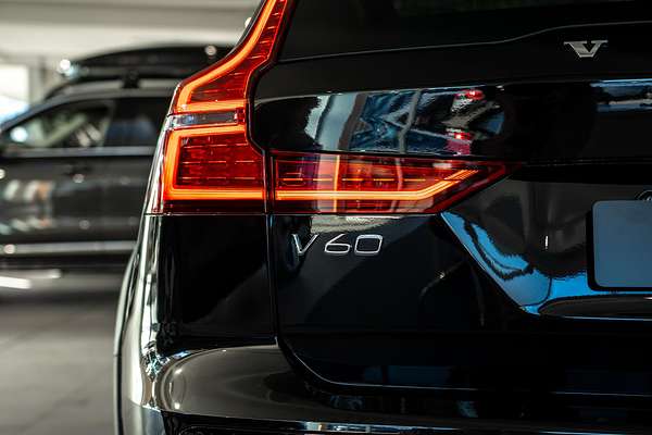 2024 Volvo V60 Cross Country Ultra B5 Bright