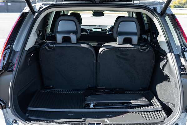 2025 Volvo XC90 Ultra B5 Bright