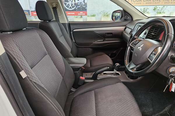 2014 Mitsubishi Outlander ES ZJ