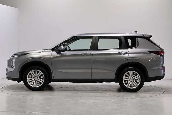 2023 Mitsubishi Outlander ES ZM