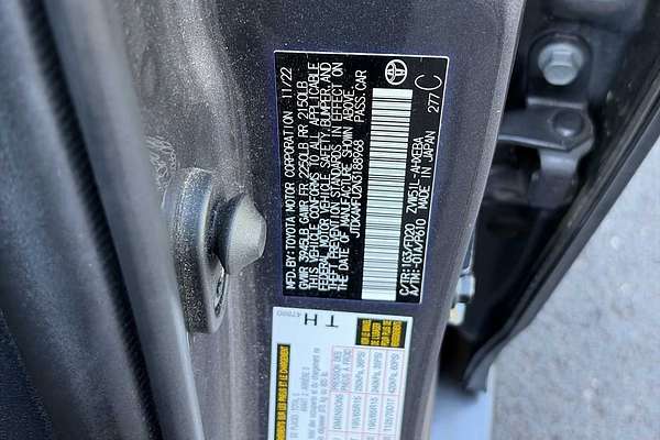 2022 Toyota Prius LE