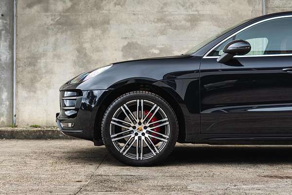 2015 Porsche Macan Turbo 95B