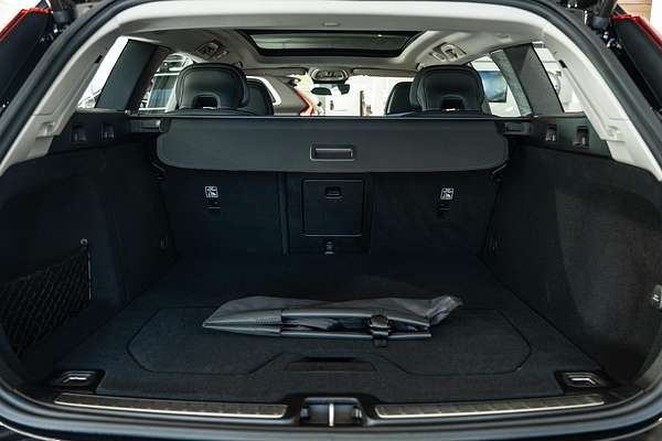 2024 Volvo V60 Cross Country Ultra B5 Bright