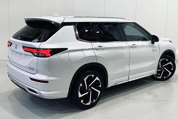 2022 Mitsubishi Outlander PHEV Exceed ZM