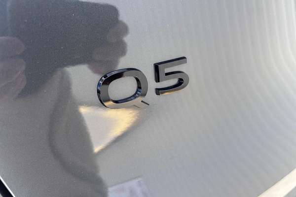 2025 Audi Q5 40 TDI Sport FY