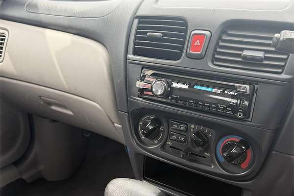 2001 Nissan Pulsar Q N16