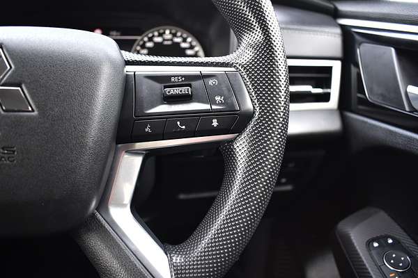 2024 Mitsubishi Outlander ES ZM