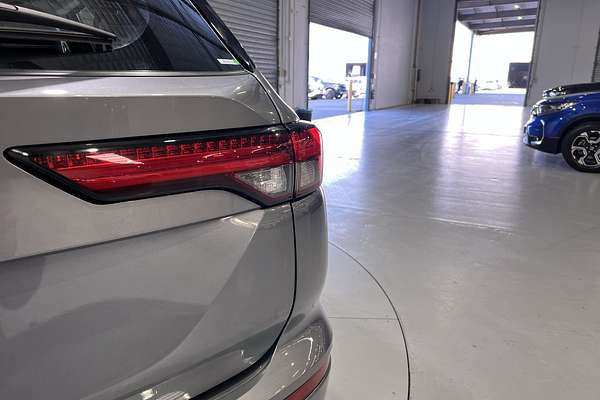2022 Mitsubishi Outlander ES ZM