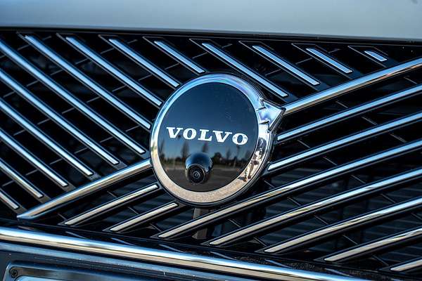 2025 Volvo XC90 Ultra B5 Bright