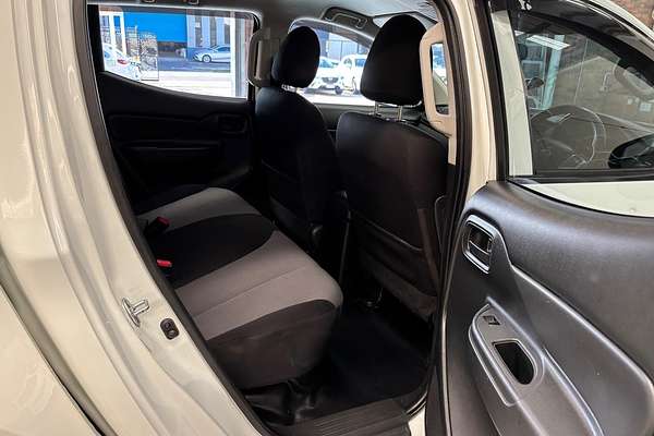 2019 Mitsubishi Triton GLX MR 4X4
