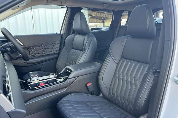 2025 Mitsubishi Outlander Exceed ZM