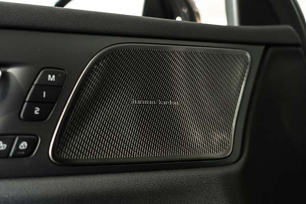 2024 Volvo V60 Cross Country Ultra B5 Bright