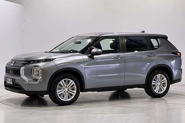 2023 Mitsubishi Outlander ES ZM