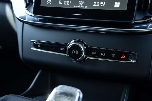 2025 Volvo XC90 Ultra B5 Bright