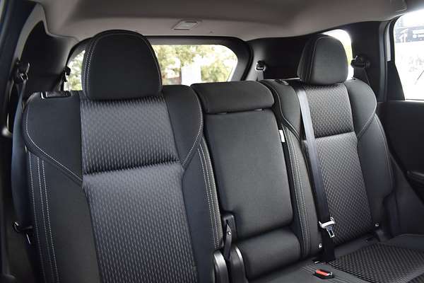 2024 Mitsubishi Outlander ES ZM