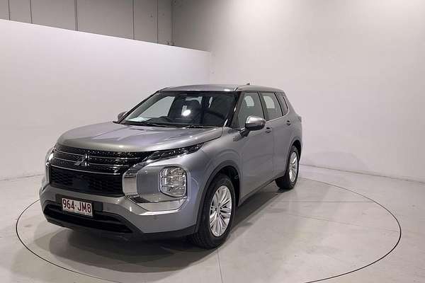 2023 Mitsubishi Outlander ES ZM