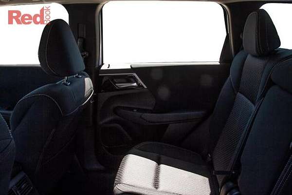 2025 Mitsubishi Outlander ES ZM