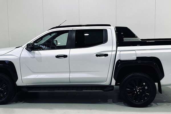 2024 Mitsubishi Triton GSR MV