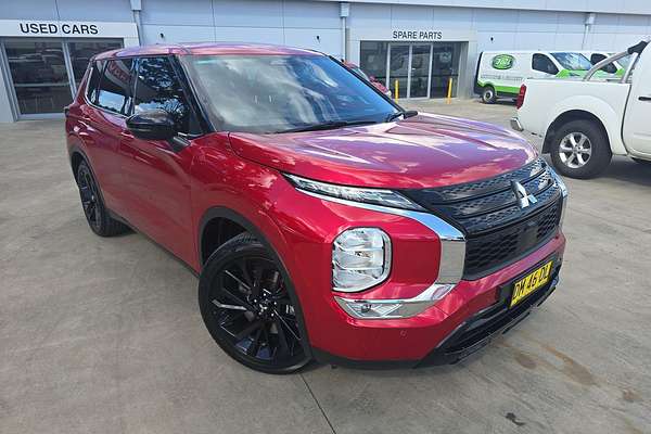 2023 Mitsubishi Outlander LS Black Edition ZM