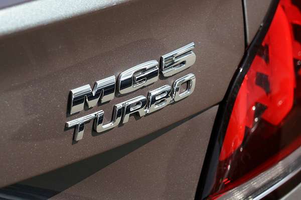 2024 MG MG5 Essence