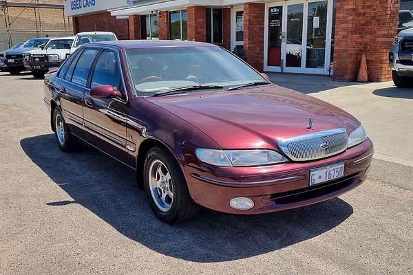 1998 Ford LTD DL