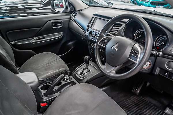 2022 Mitsubishi Triton GLX MR 4X4