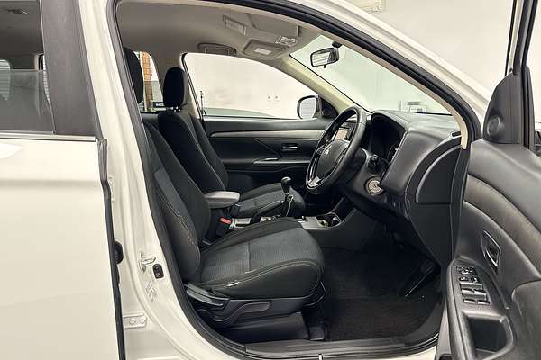2016 Mitsubishi Outlander LS ZK
