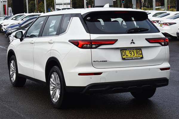 2024 Mitsubishi Outlander ES ZM