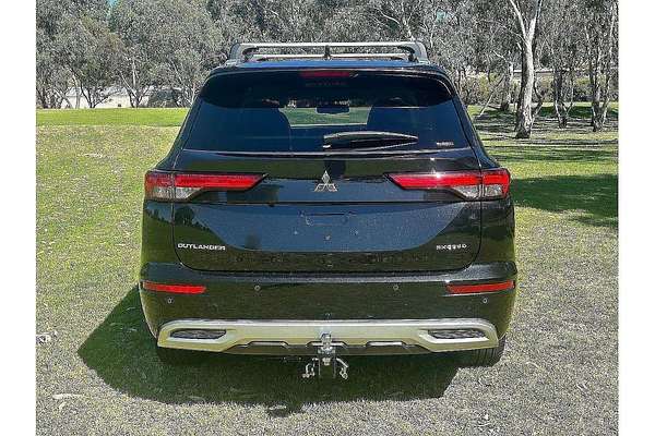 2023 Mitsubishi Outlander Exceed ZM