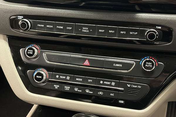 2016 Kia Carnival Platinum YP