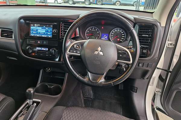 2014 Mitsubishi Outlander ES ZJ