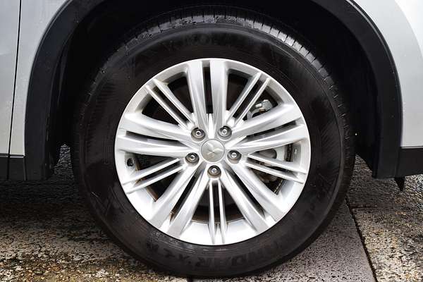2024 Mitsubishi Outlander ES ZM
