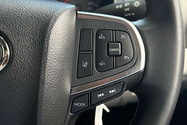 2019 Toyota Hiace Hiace Bus SLWB 2.8L T Diesel Automatic