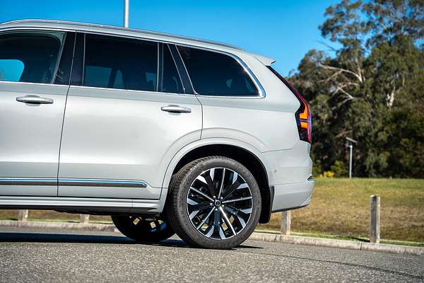 2025 Volvo XC90 Ultra B5 Bright