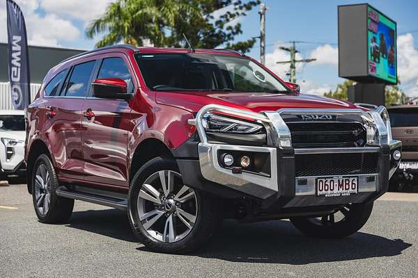 2022 Isuzu MU-X LS-T