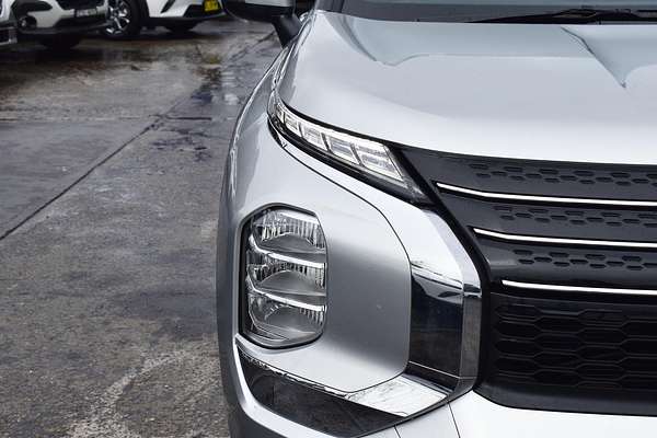 2024 Mitsubishi Outlander ES ZM
