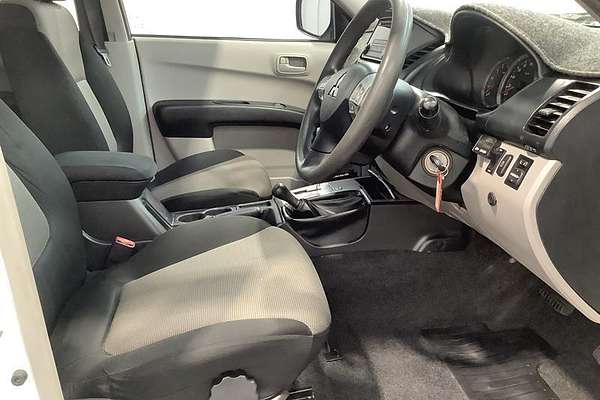 2015 Mitsubishi Triton GLX MN 4X4