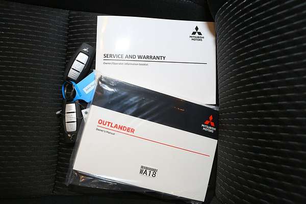 2024 Mitsubishi Outlander LS ZM