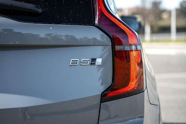 2025 Volvo XC90 Ultra B5 Bright