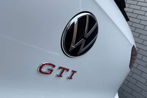 2024 Volkswagen Golf GTI 8