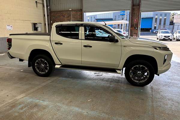 2019 Mitsubishi Triton GLX MR 4X4