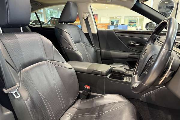 2019 Lexus ES ES300h Sports Luxury AXZH10R