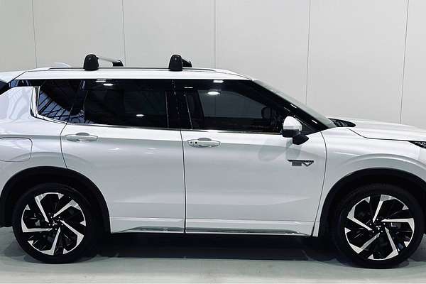 2022 Mitsubishi Outlander PHEV Exceed ZM