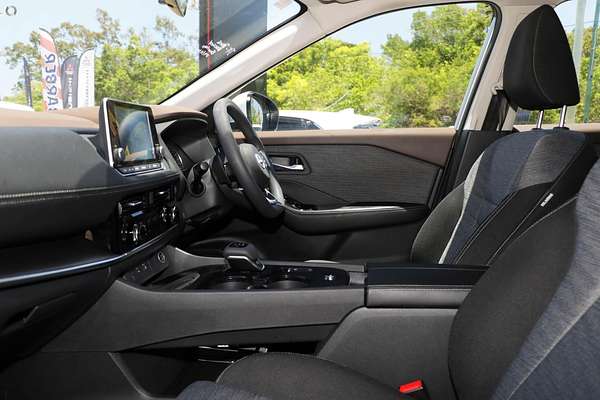 2025 Nissan X-TRAIL ST T33